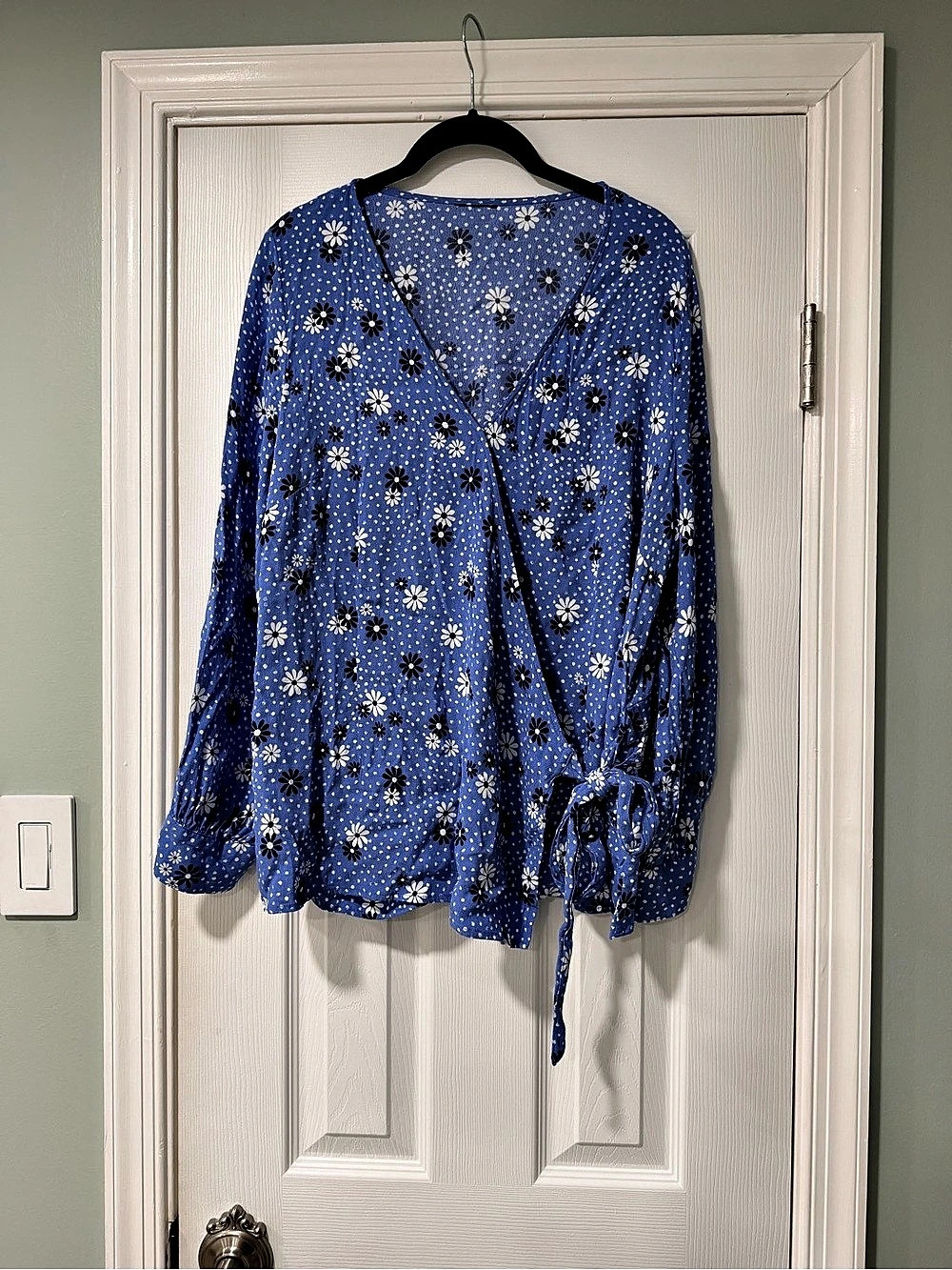 Talbots Poet Sleeve Wrap Top - Flowers & Dots Blue & White